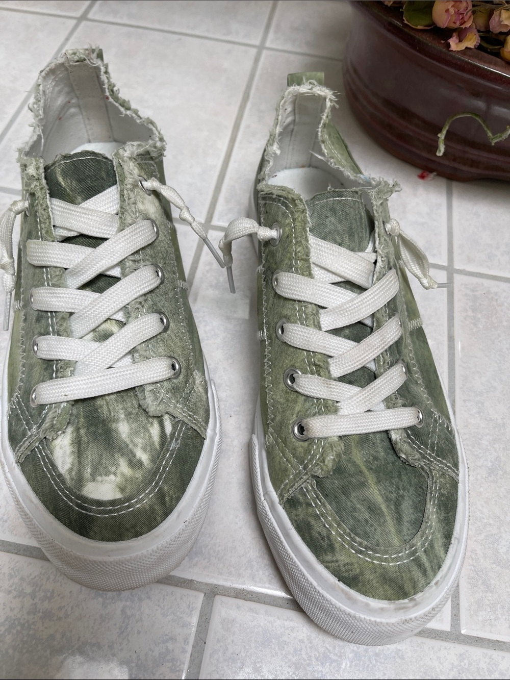 Women's Olive Tie-Dye Canvas Sneakers with White Laces
